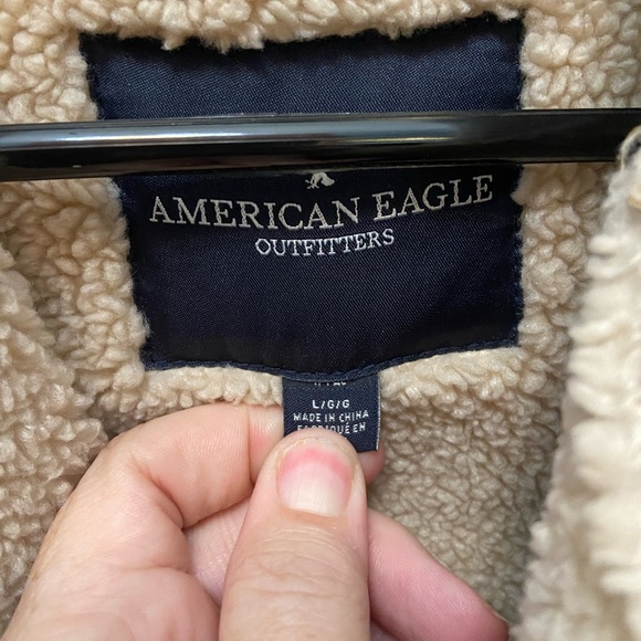 American eagle women’s cream colored fleece jacket size large - Picture 9 of 10